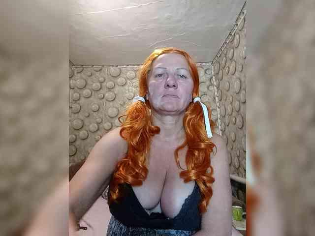 FameLara webcam