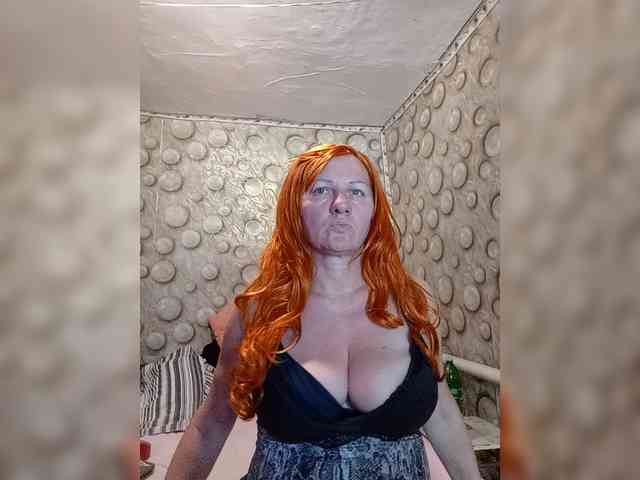 FameLara webcam