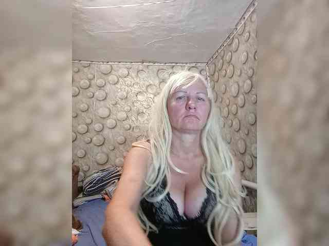FameLara webcam