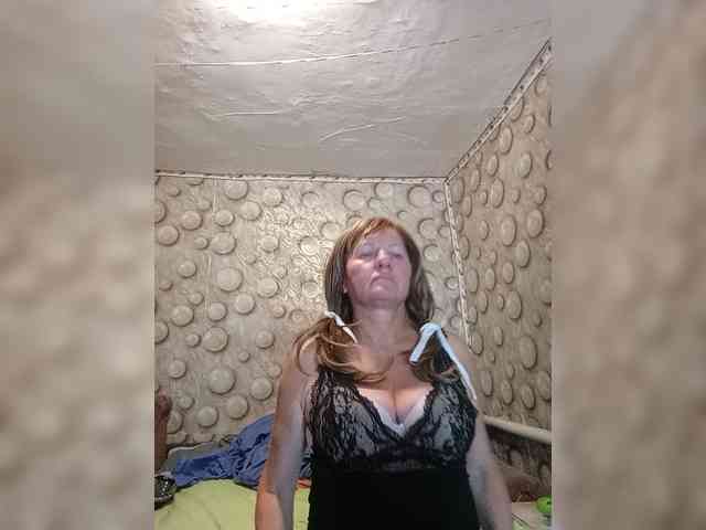 FameLara webcam