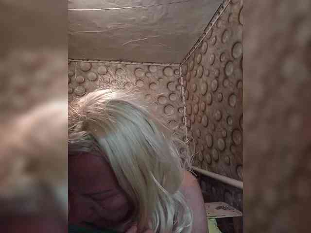 FameLara webcam