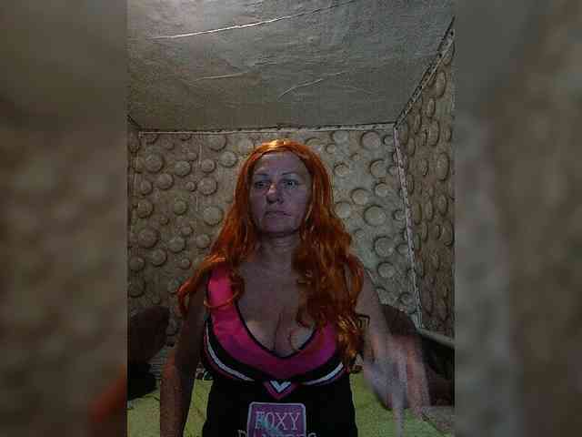FameLara webcam