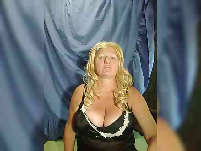 FameLara bongacams
