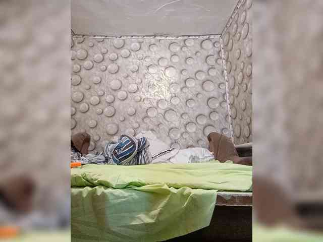 FameLara webcam
