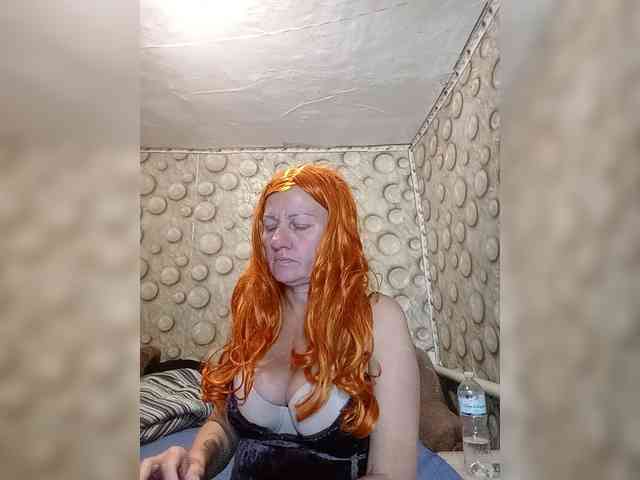 FameLara webcam