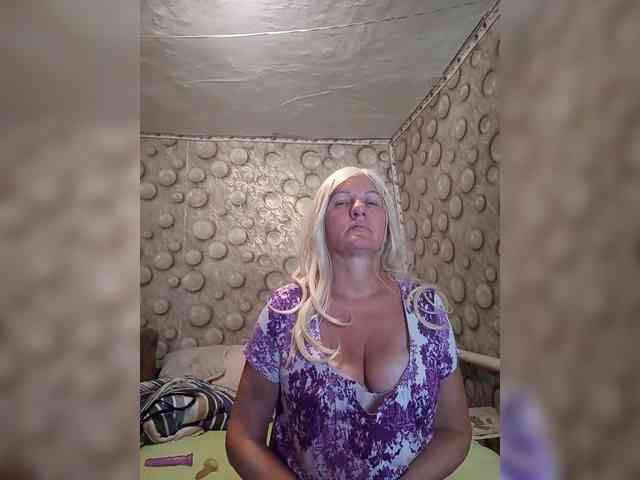 FameLara webcam