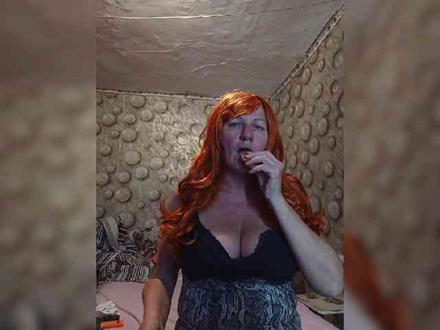 FameLara webcam