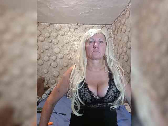 FameLara webcam