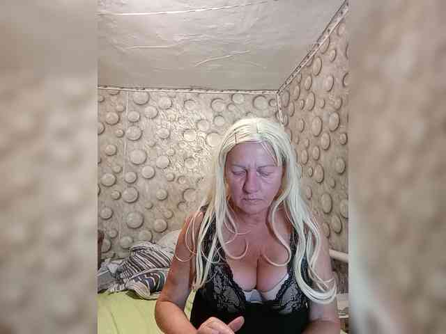 FameLara webcam