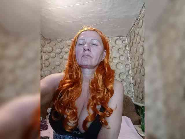 FameLara webcam