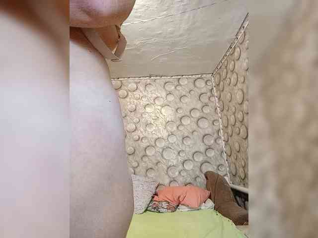 FameLara webcam