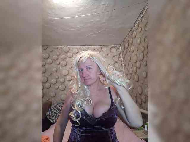 FameLara webcam