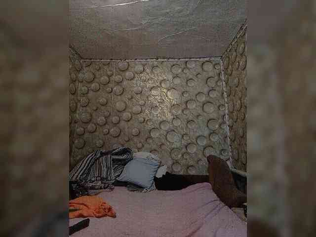 FameLara webcam