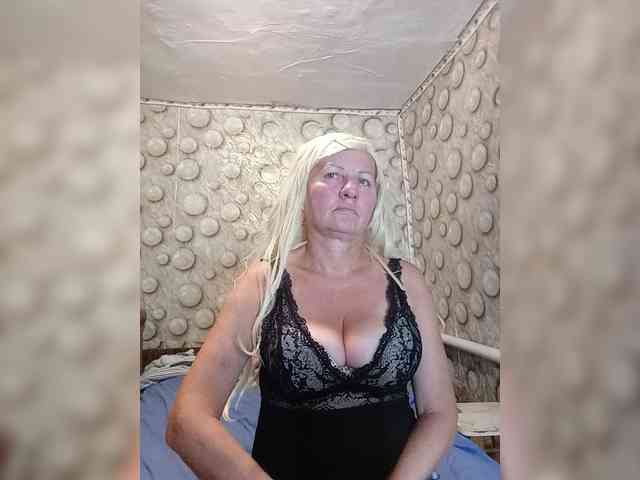 FameLara webcam