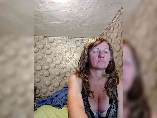 FameLara webcam