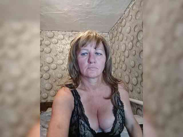 FameLara webcam