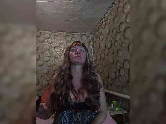 FameLara webcam
