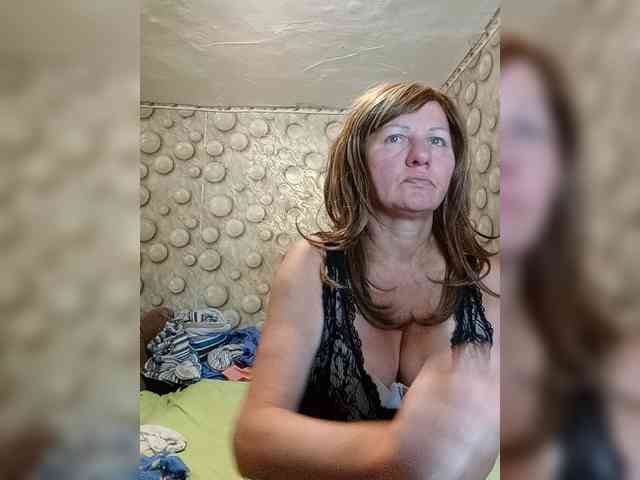 FameLara webcam