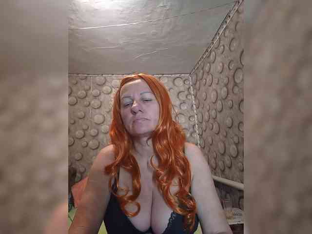 FameLara webcam