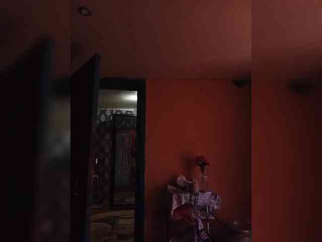 FameLara webcam