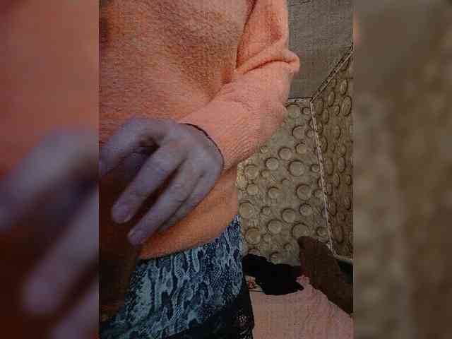 FameLara webcam