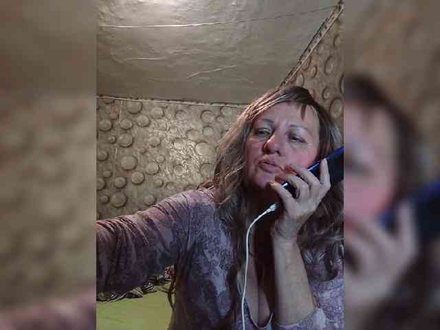 FameLara webcam