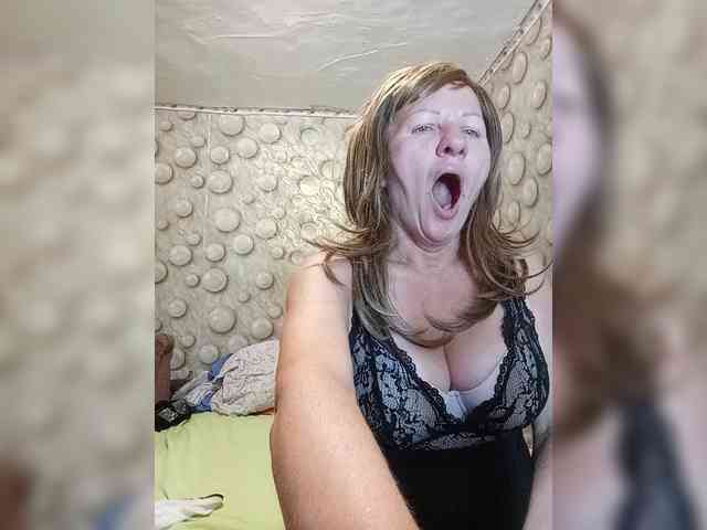 FameLara webcam
