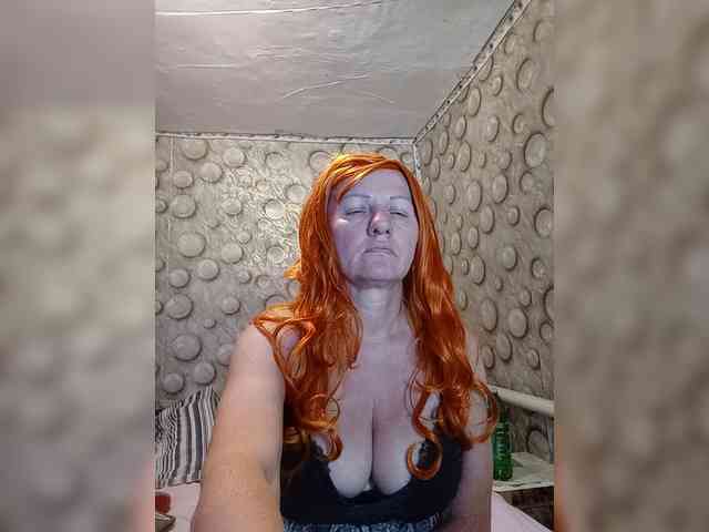 FameLara webcam