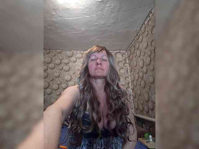 FameLara webcam