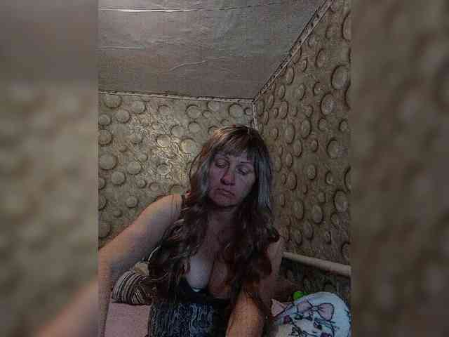 FameLara webcam