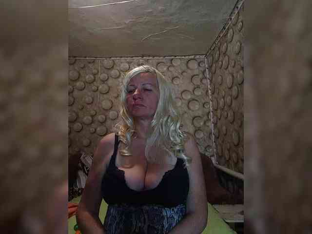 FameLara webcam
