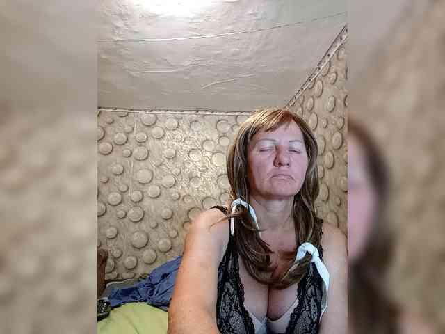 FameLara webcam