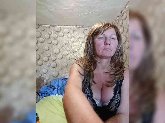 FameLara webcam
