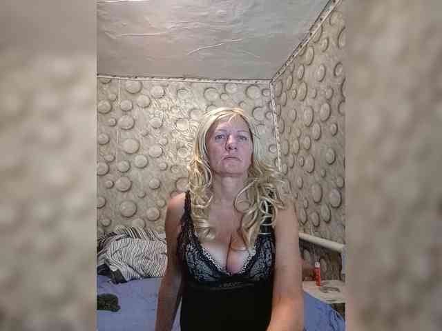 FameLara webcam