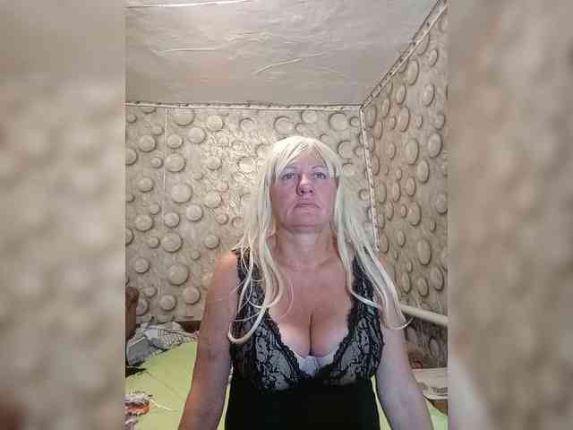 FameLara webcam