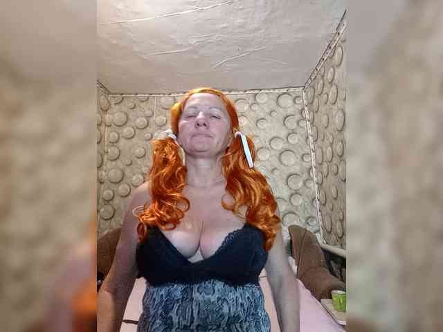 FameLara webcam