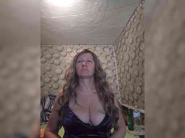 FameLara webcam