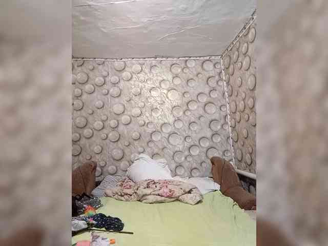 FameLara webcam