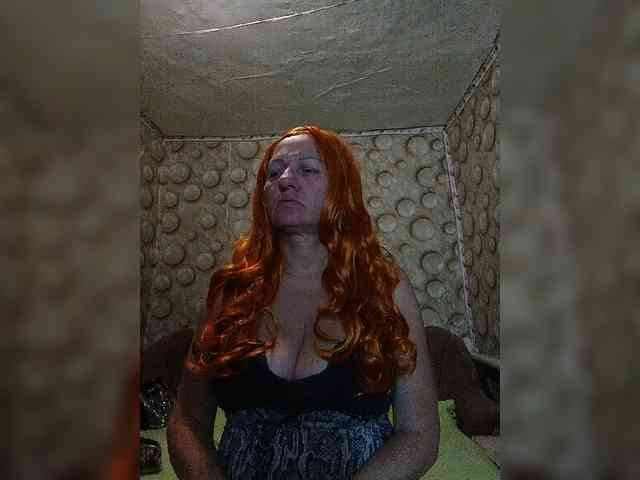 FameLara webcam