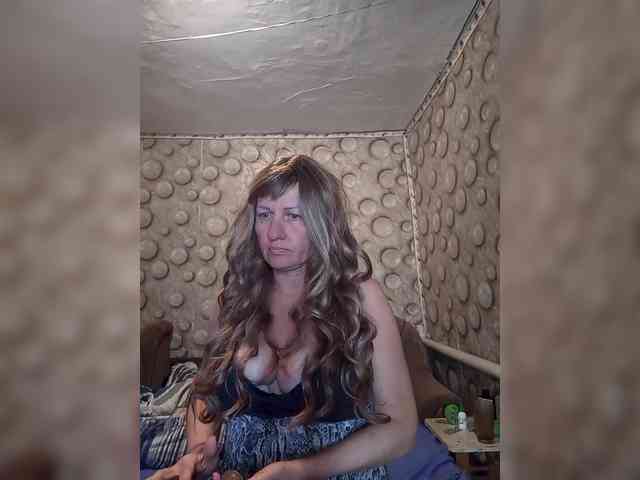 FameLara webcam