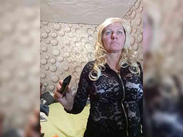 FameLara webcam
