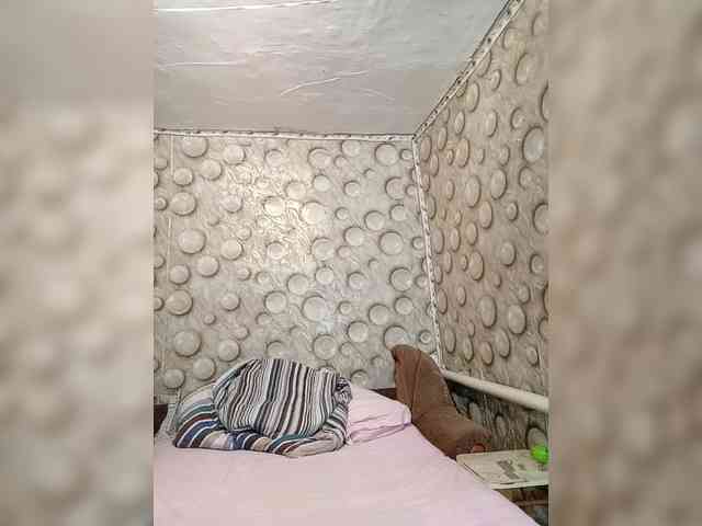 FameLara webcam