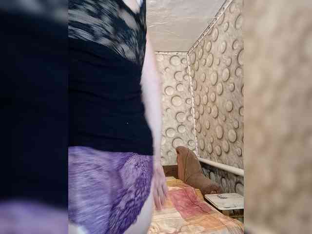 FameLara webcam