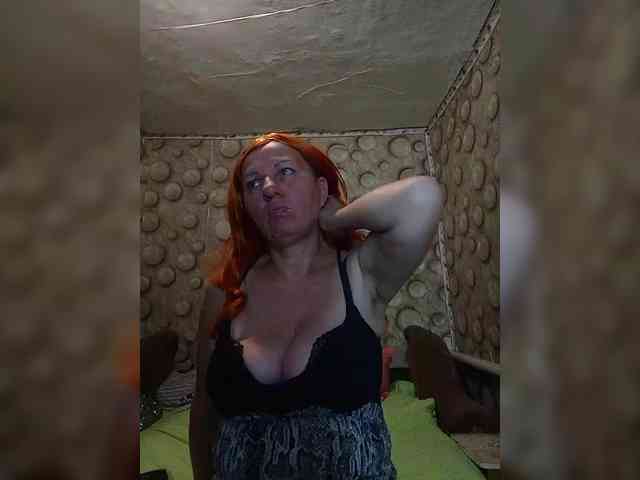 FameLara webcam
