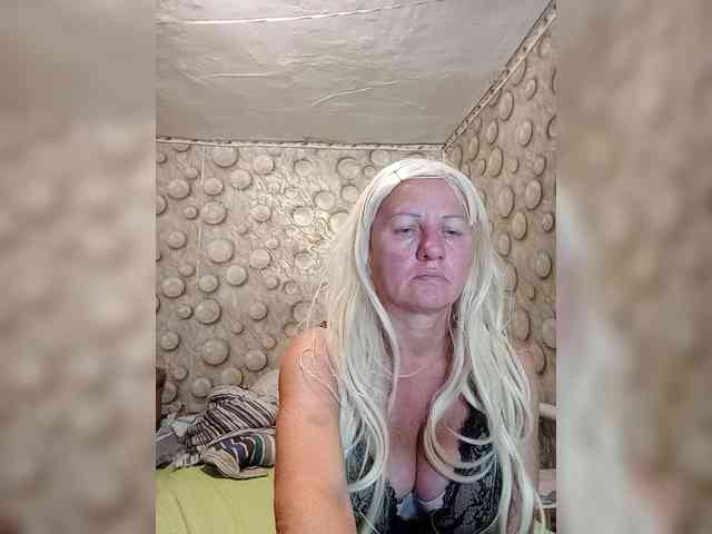 FameLara webcam