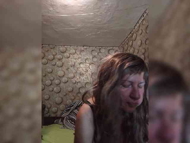 FameLara webcam