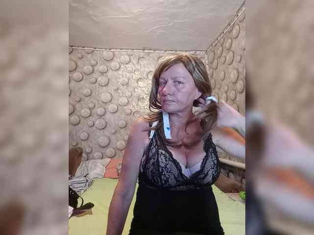 FameLara webcam