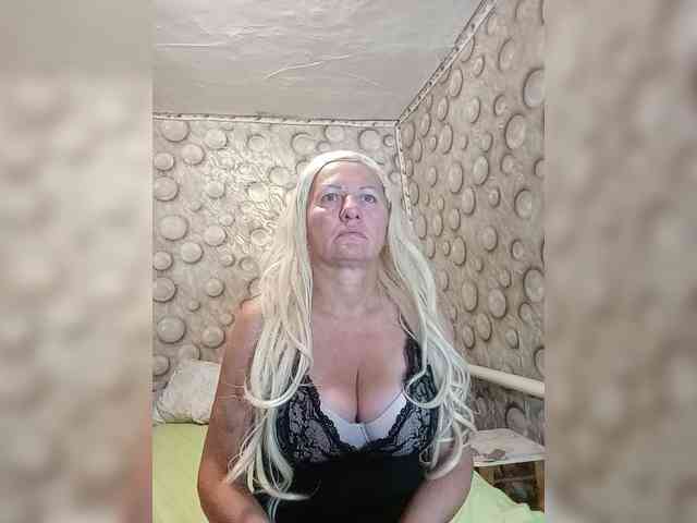 FameLara webcam