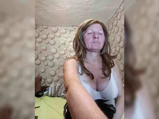 FameLara webcam