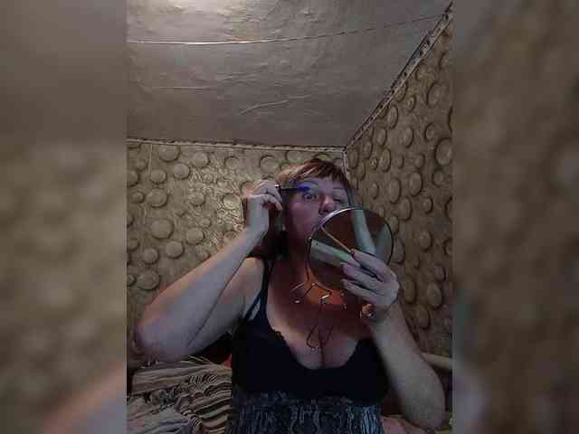 FameLara webcam